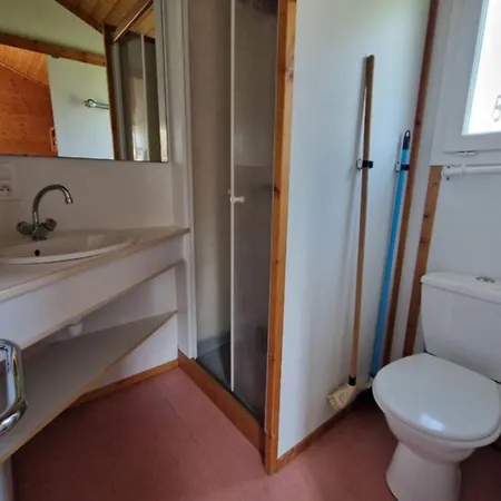 Spacieux 8 Pers Avec Terrasse - Api-1-52-1298 Campingplads Saint-Geniez-dʼOlt