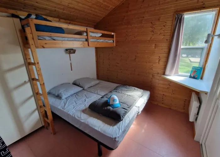 Spacieux 8 Pers Avec Terrasse - Api-1-52-1298 * Saint-Geniez-dʼOlt