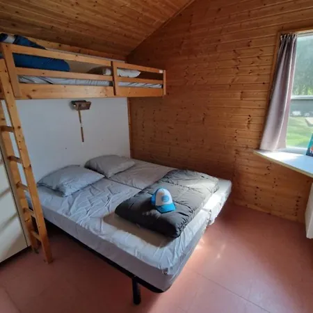 Spacieux 8 Pers Avec Terrasse - Api-1-52-1298 * Saint-Geniez-dʼOlt