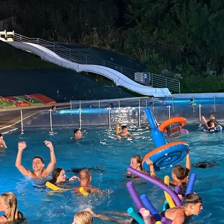 Camping Spacieux 8 Pers Avec Terrasse - Api-1-52-1298