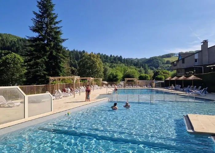 Spacieux 8 Pers Avec Terrasse - Api-1-52-1298 Camping Saint-Geniez-dʼOlt