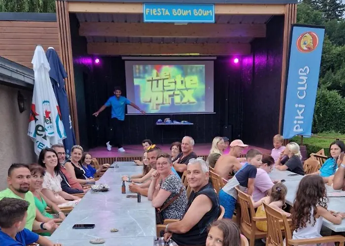 Spacieux 8 Pers Avec Terrasse - Api-1-52-1298 * Saint-Geniez-dʼOlt