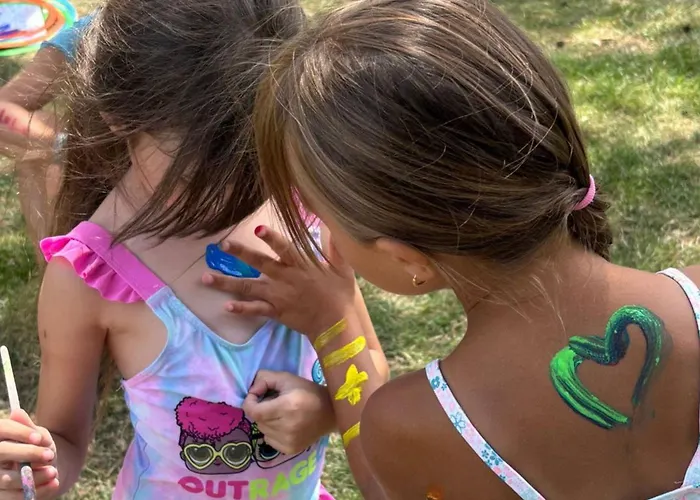 Spacieux 8 Pers Avec Terrasse - Api-1-52-1298 Camping Saint-Geniez-dʼOlt